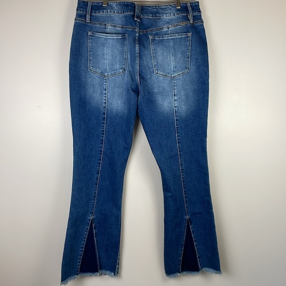 NWOT KanCan Womens Jeans SZ 22 Stretch Flare Distressed Bottom Unique High Rise - Picture 7 of 13